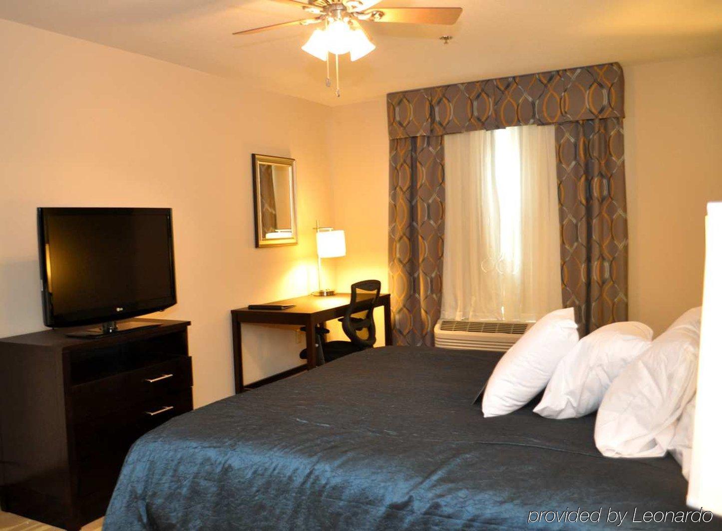 Homewood Suites Fort Wayne Ellisville Room photo