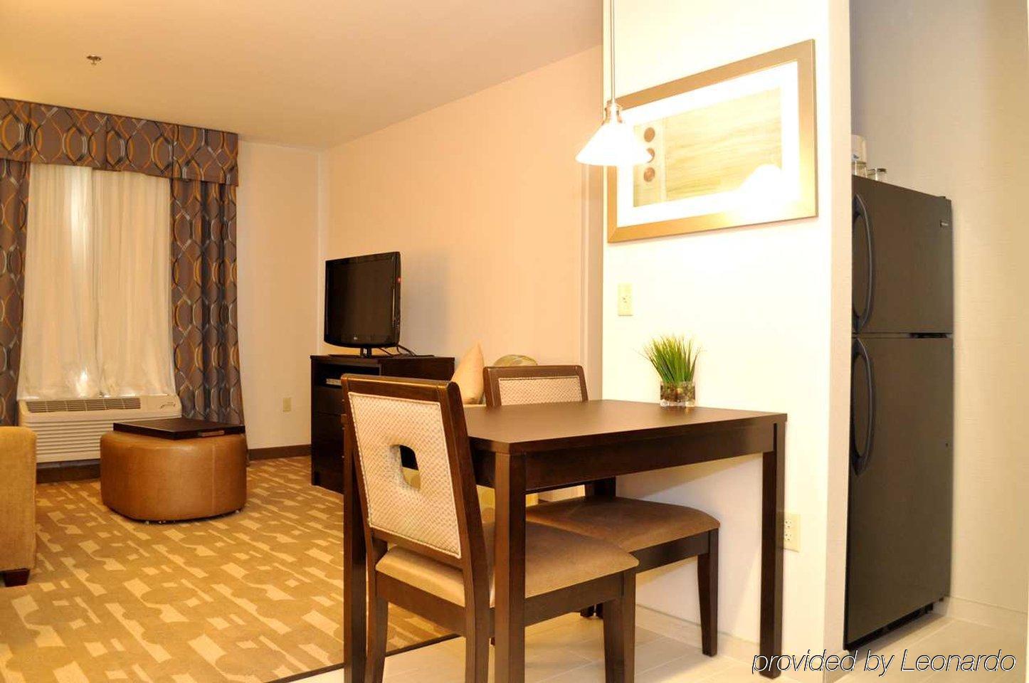 Homewood Suites Fort Wayne Ellisville Room photo