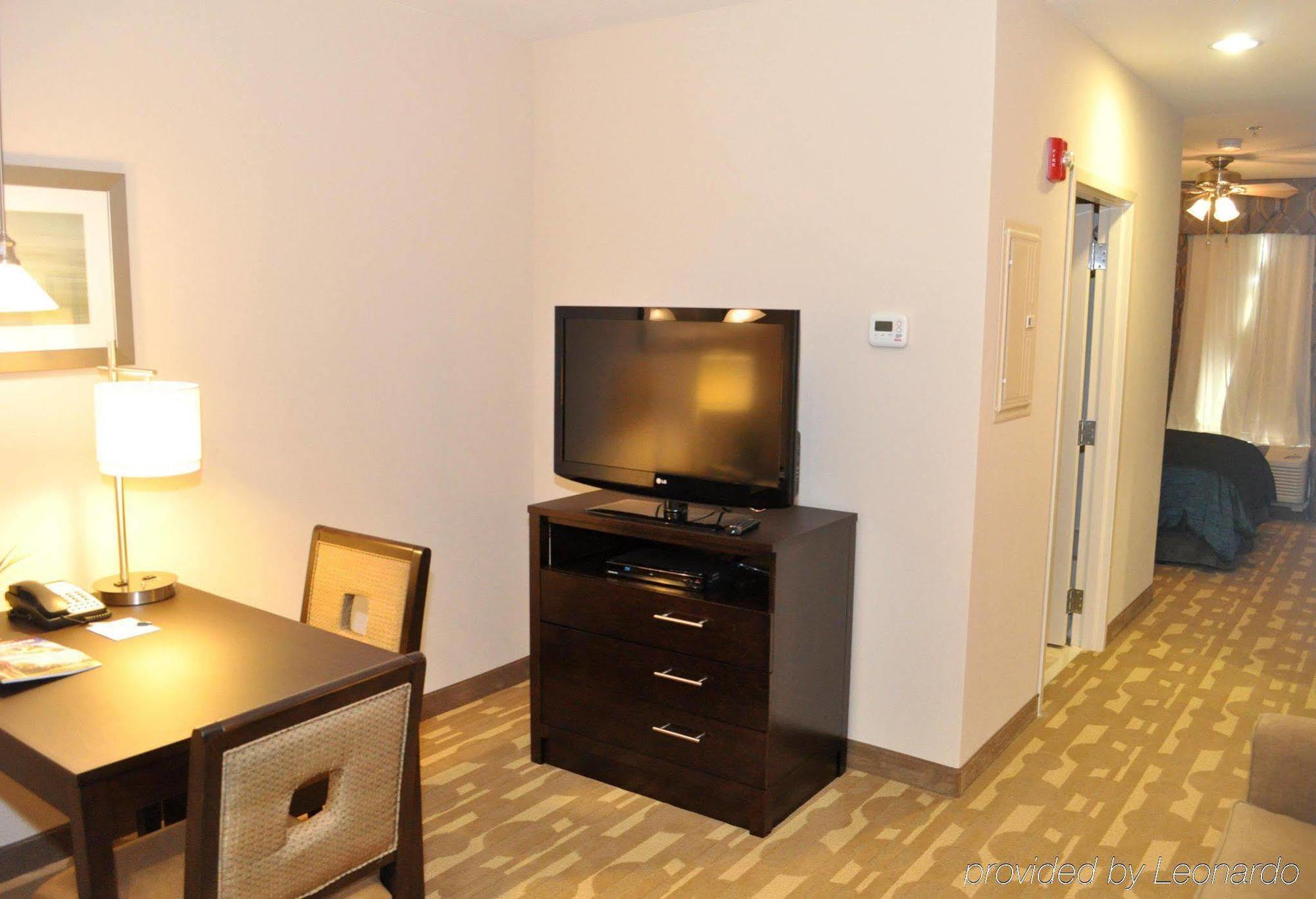 Homewood Suites Fort Wayne Ellisville Room photo